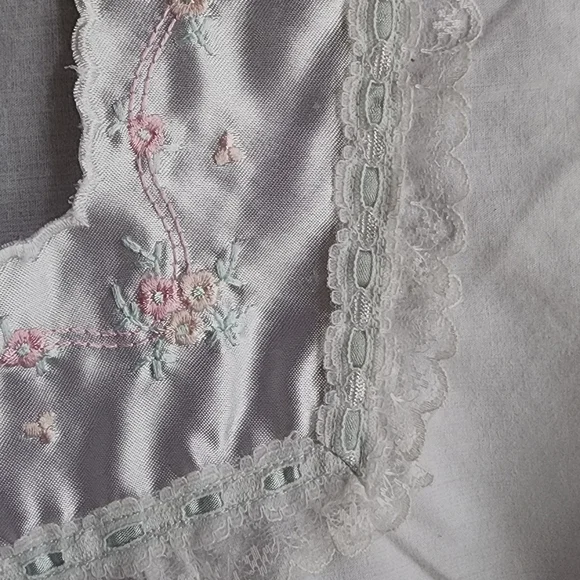 Vintage Elegant White Button-Down Nightgown Set - Picture 8 of 11